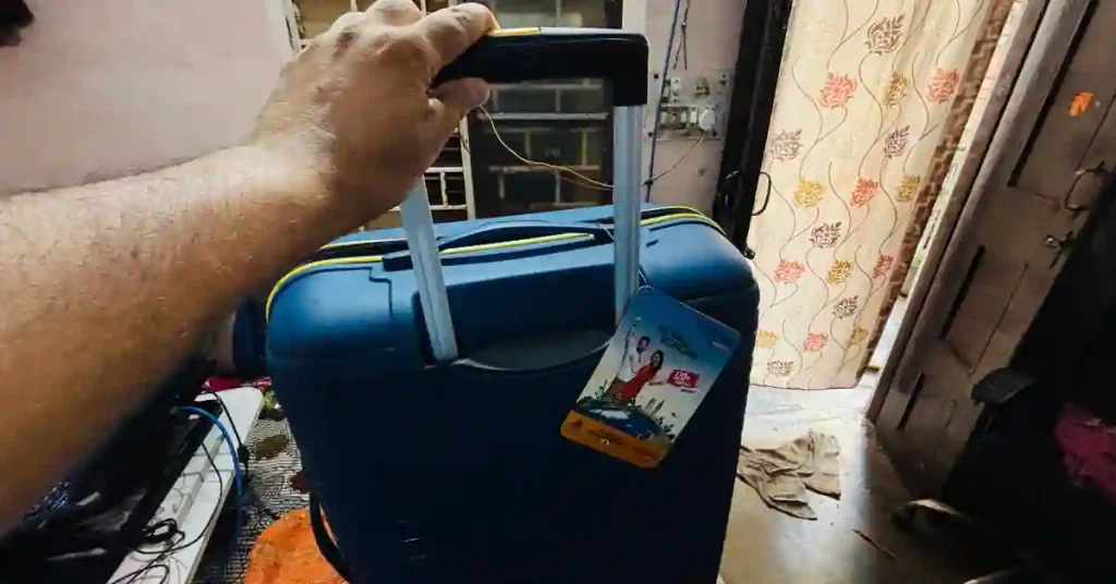 Trolley bag telescopic handle and locking mechanism
